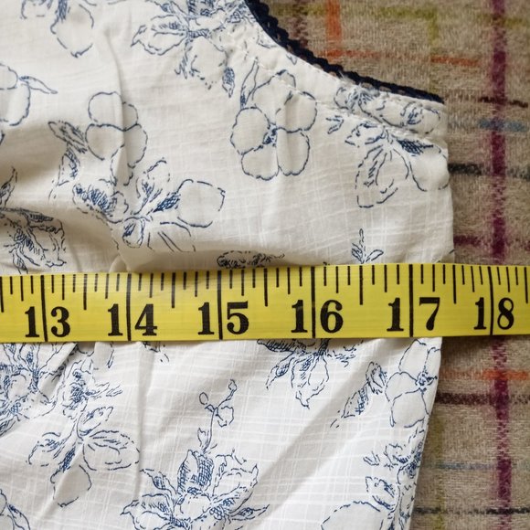 Floral sleeveless tunic top, size S - Picture 6 of 9